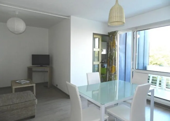 Appartement 2 Pieces A La Rochelle Avec Balcon, Proche Plage Des Minimes Et Port, Parking Inclus - Fr-1-551-7
