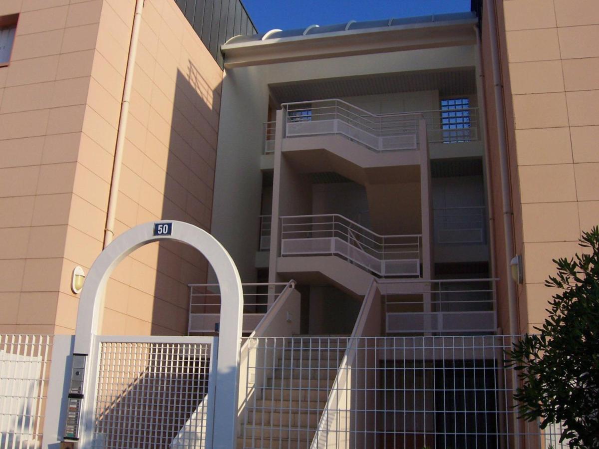 2 Pieces A La Rochelle Avec Balcon, Proche Des Minimes Et Port, Parking Inclus - Fr-1-551-7 Apartment *