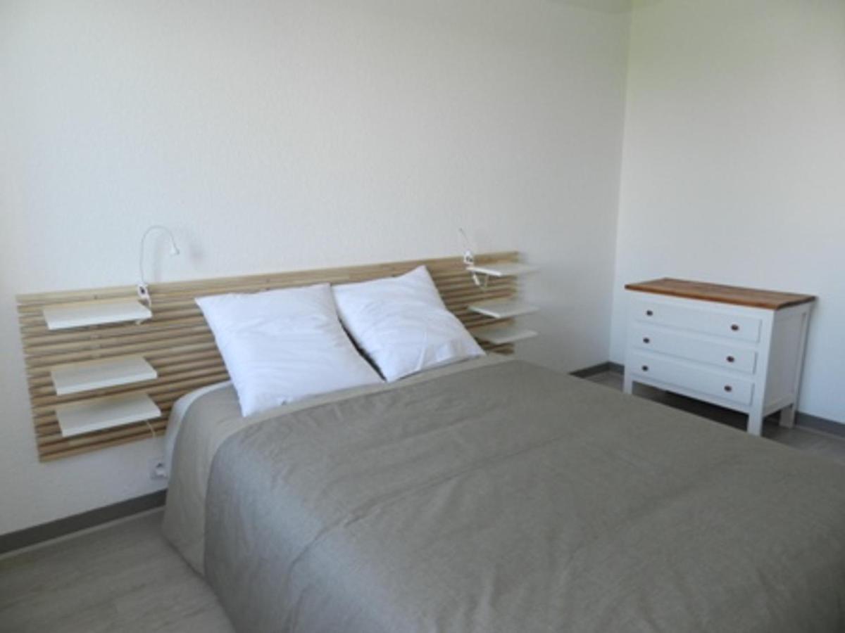 2 Pieces A La Rochelle Avec Balcon, Proche Des Minimes Et Port, Parking Inclus - Fr-1-551-7